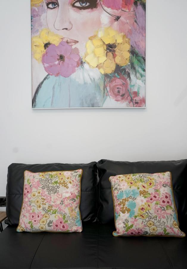 Luxury London Garden Home Sleep 7, 2 Mins To Metro Kültér fotó