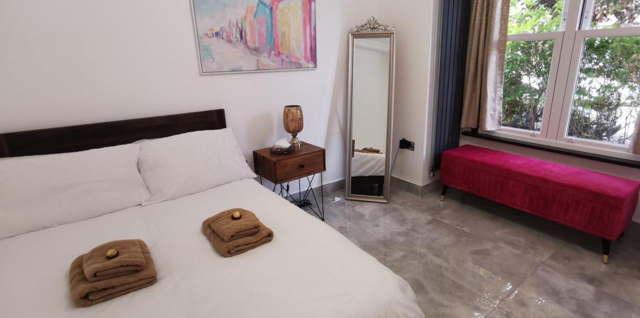 Luxury London Garden Home Sleep 7, 2 Mins To Metro Kültér fotó