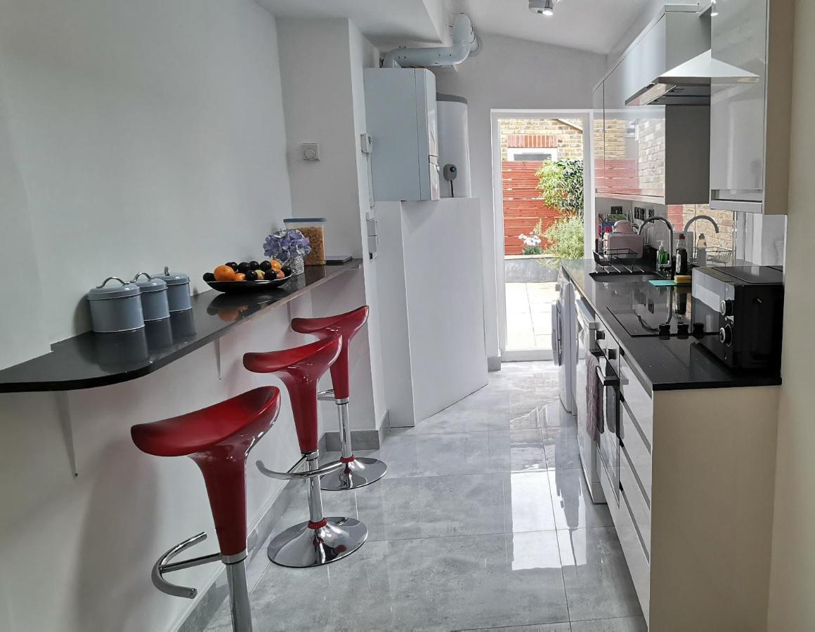 Luxury London Garden Home Sleep 7, 2 Mins To Metro Kültér fotó